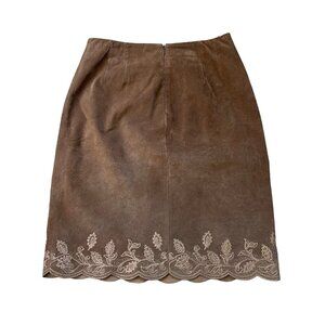 Lord and taylor vintage 6p Suede Skirt Detail embroidered on bottom